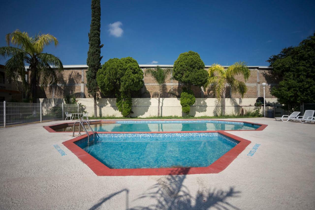 Capital O 88 Inn San Nicolás de los Garzas Екстериор снимка
